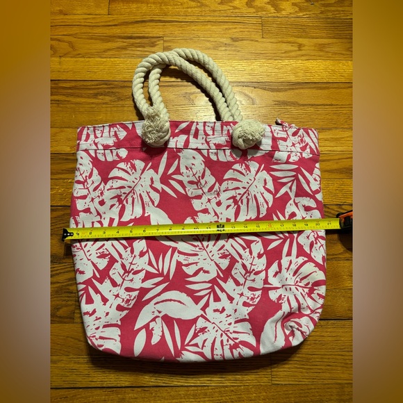 Handbags - Pink and White Leaf Print Tote Bag